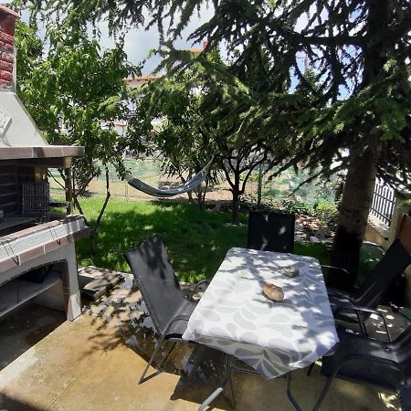 Soula'S Sunshine Green Apartment 네아 카르발리 외부 사진