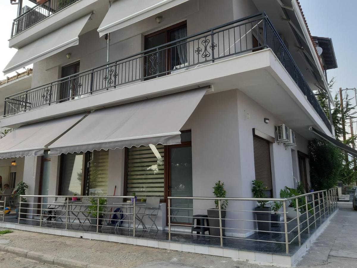 Soula'S Sunshine Green Apartment 네아 카르발리 외부 사진