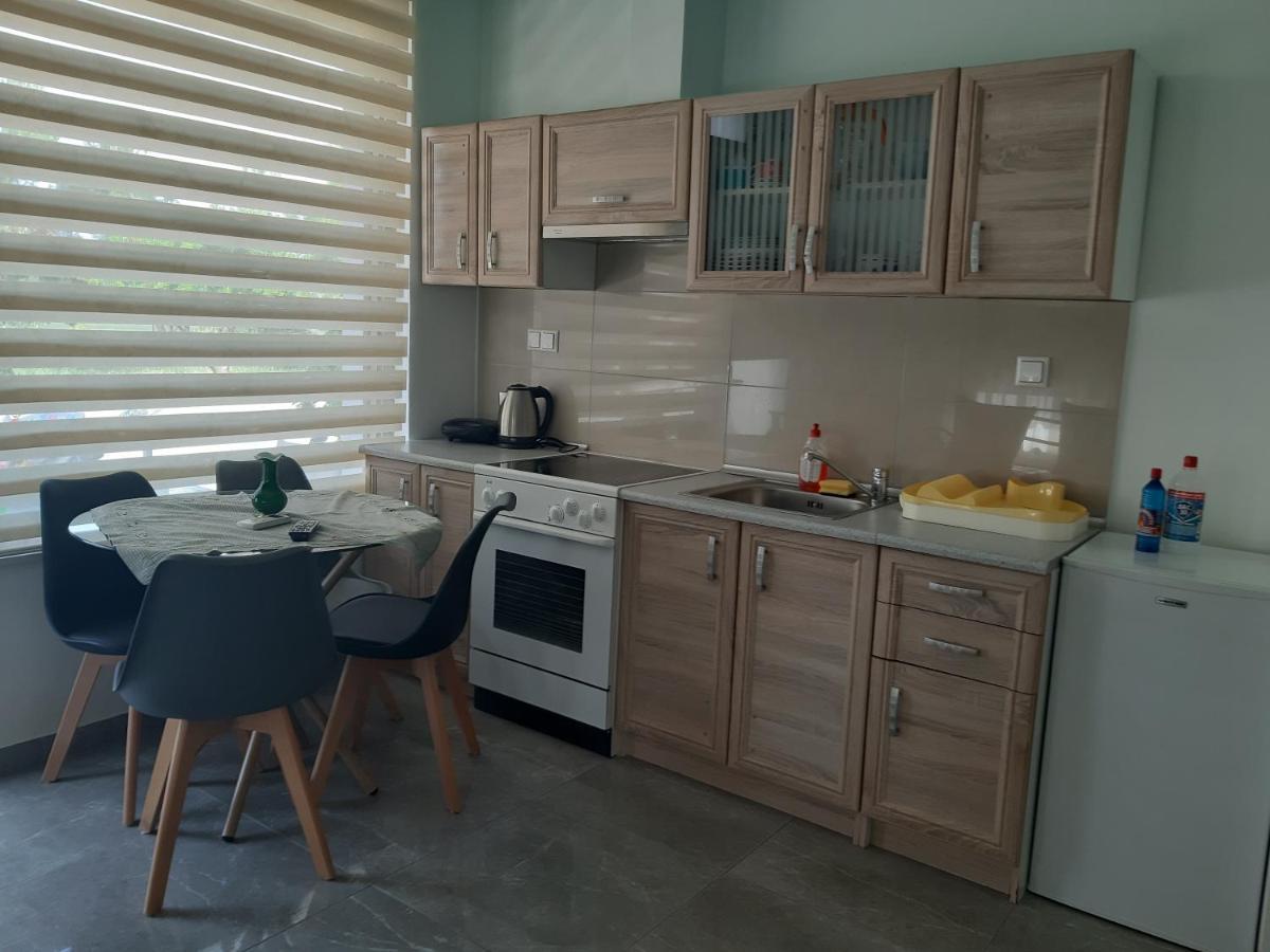 Soula'S Sunshine Green Apartment 네아 카르발리 외부 사진