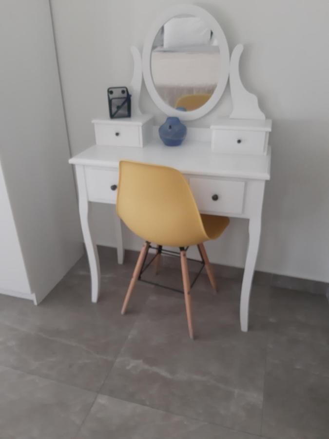 Soula'S Sunshine Green Apartment 네아 카르발리 외부 사진